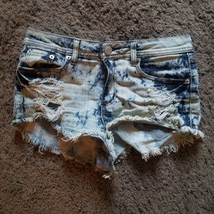 Rue 21 size 7/8 acid wash ripped jean short